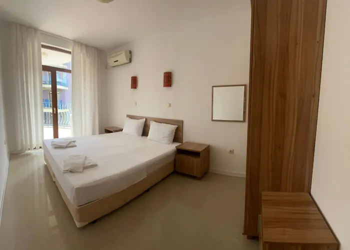 Mynook Garden 3-bedroom Maisonette Tchernomorets